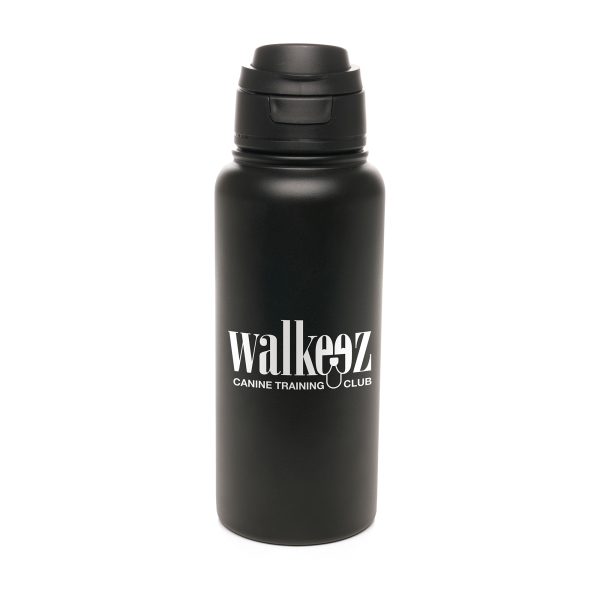 Stay hydrated with our 1-litre recycled stainless steel double-walled bottle. Designed to keep drinks at the ideal temperature, it features a secure screw-top lid with a leak-resistant seal and a flip-top sipper with a build in handle that clicks open and shut for easy, spill-free sipping on the go.