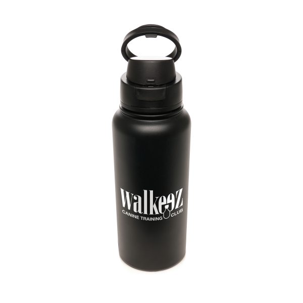 Stay hydrated with our 1-litre recycled stainless steel double-walled bottle. Designed to keep drinks at the ideal temperature, it features a secure screw-top lid with a leak-resistant seal and a flip-top sipper with a build in handle that clicks open and shut for easy, spill-free sipping on the go.