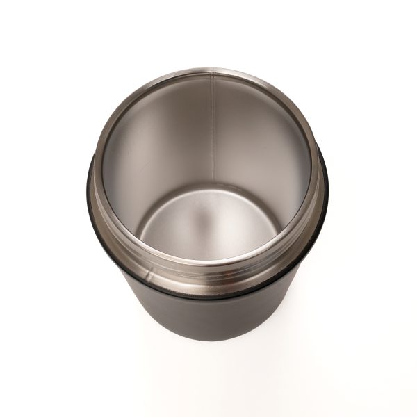 Enjoy drinks on the go with our 300ml recycled stainless steel vacuum tumbler. Designed with a screw-top lid and a convenient flip-to-drink sipper, it keeps your beverages at the perfect temperature while offering spill-resistant sipping. Ideal for daily use!