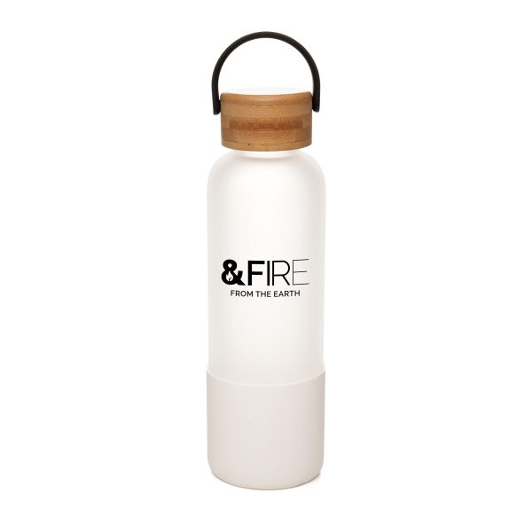 This elegant glass bottle combines style and functionality with a bamboo lid and convenient carry handle for easy portability. The bottom half is wrapped in a protective silicone sleeve, offering a secure grip and added durability. Perfect for staying hydrated on the go!