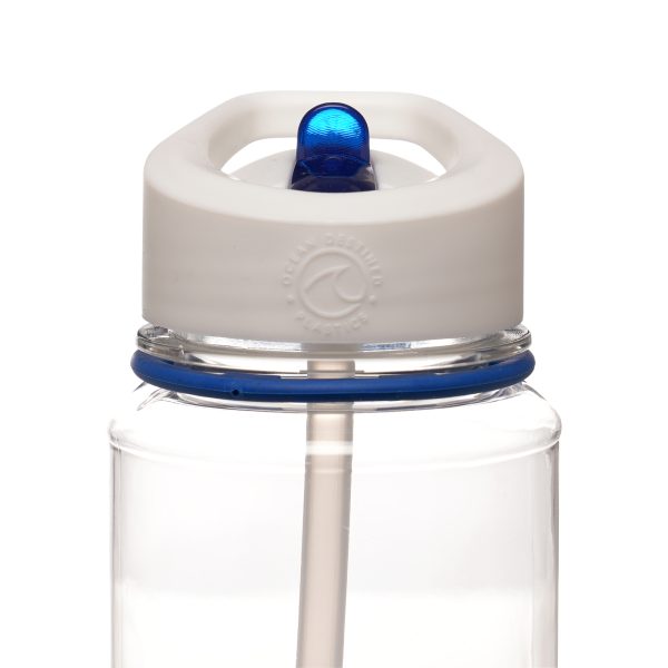 OBP certified (Ocean Bound Plastic) 750ml single walled, transparent made from 98% recycled ocean bound plastic with straw, lid with handle, ring and fold down sipper all made from Ocean Bound Plastic. The bottom half of the bottle is ridged for ease of grip. BPA & PVC free.