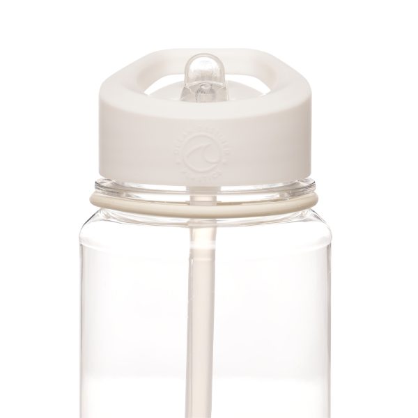 OBP certified (Ocean Bound Plastic) 750ml single walled, transparent made from 98% recycled ocean bound plastic with straw, lid with handle, ring and fold down sipper all made from Ocean Bound Plastic. The bottom half of the bottle is ridged for ease of grip. BPA & PVC free.