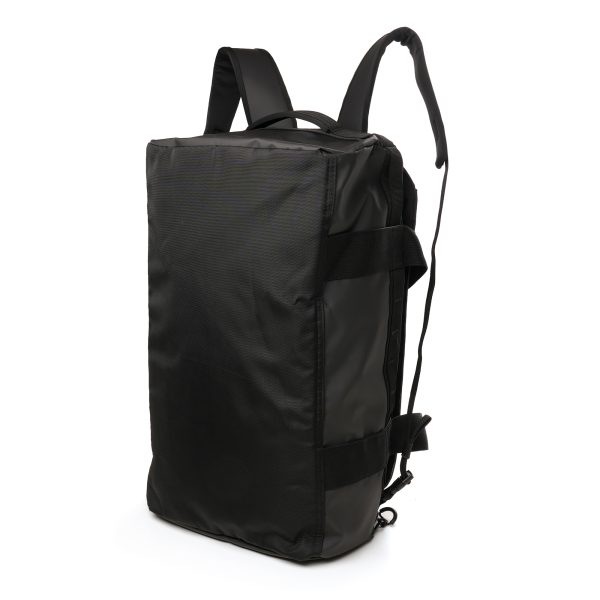 Spacious and adaptable duffle bag, featuring a generous capacity and crafted from waterproof tarpaulin material with a polyester lining. Equipped with convenient short webbed handles, shoulder straps and a gusset for water bottles.