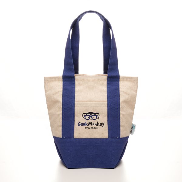 Natural 10oz cotton tote made from 100% naturally dyed and recycled cotton canvas with a prominent print area for your company’s logo.