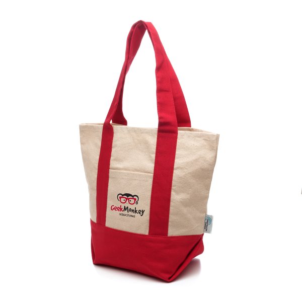 Natural 10oz cotton tote made from 100% naturally dyed and recycled cotton canvas with a prominent print area for your company’s logo.